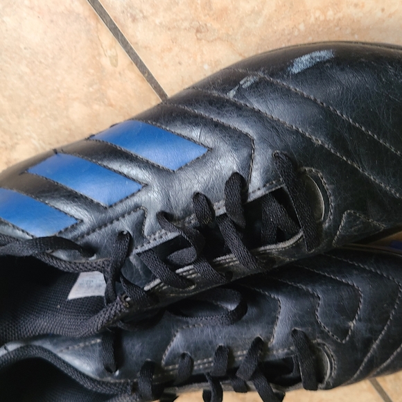 Addidas soccer cleats - Picture 3 of 3